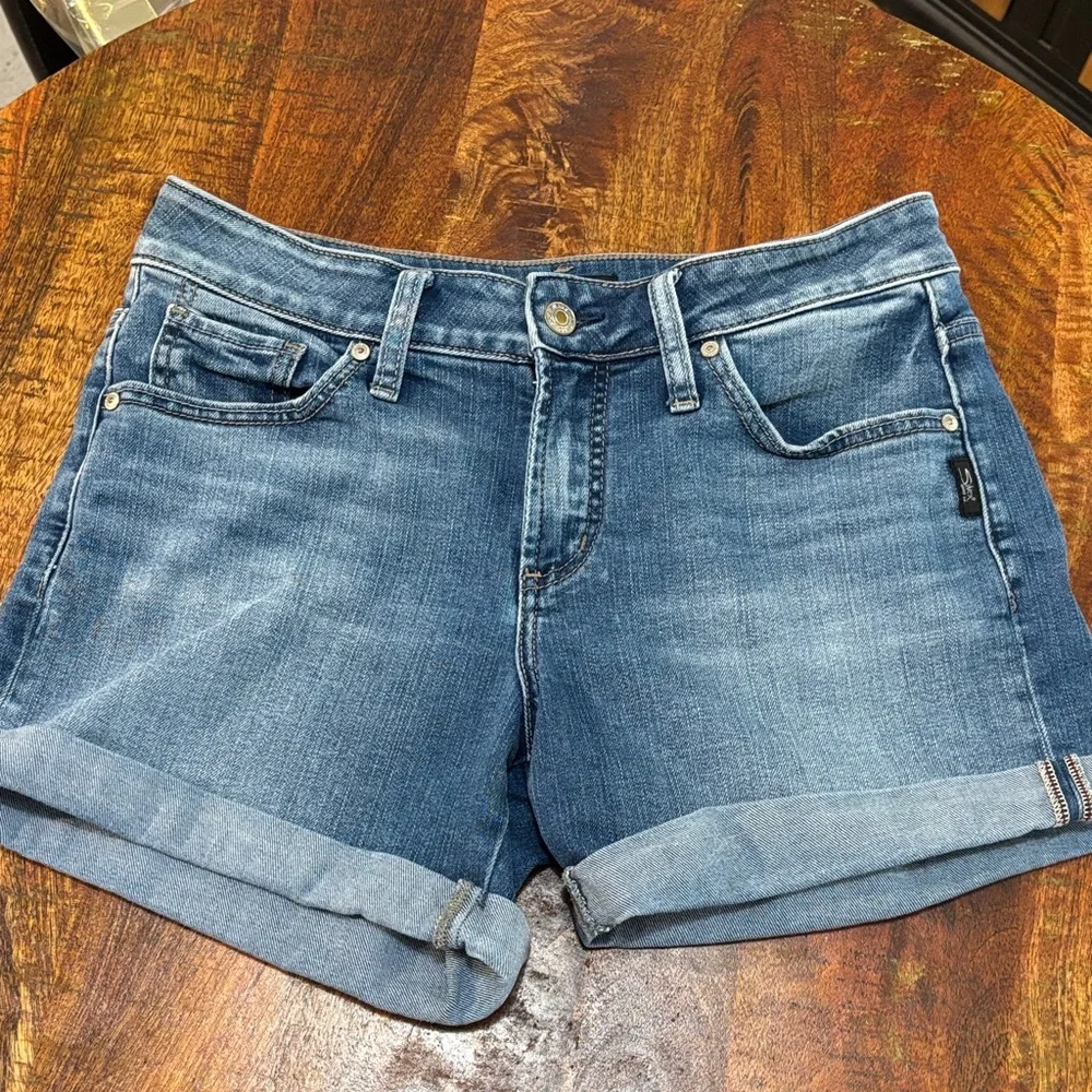 Silver Jeans Co. Women's Boyfriend Mid Rise Shorts - Picture 2 of 7